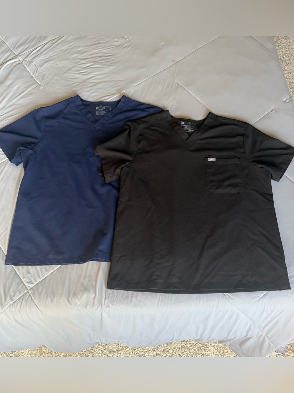 Figs Men’s V-Neck Scrub Tops Black & Navy Hospital Nurse Doctor